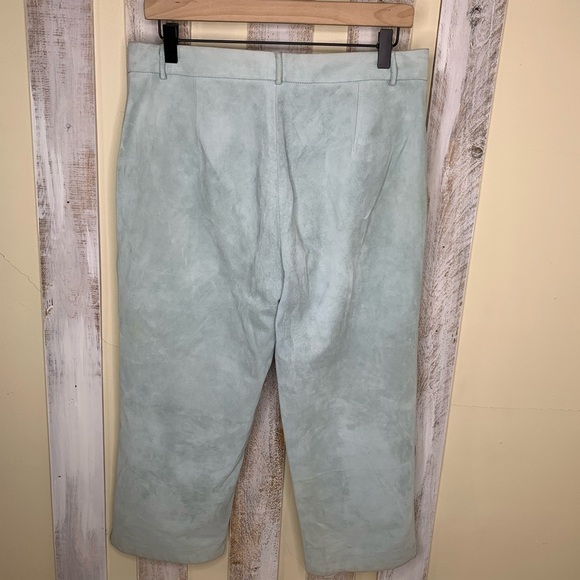 MaxMara Weekend Mint Green Suede Crop Pant - Picture 3 of 9